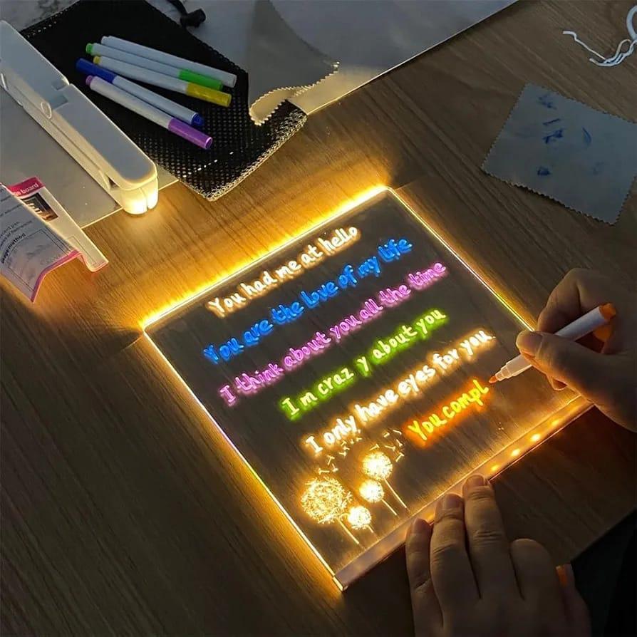 PIZARRA 20X20CM LUMINOSA CON MARCADORES DIY2020